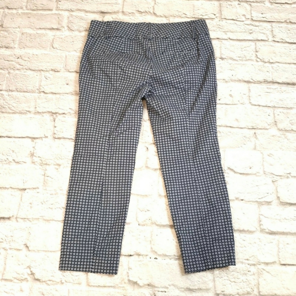 Ann Taylor capris size 4.